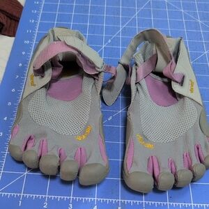 Vibram FiveFingers Gray and Pink Toe Shoes